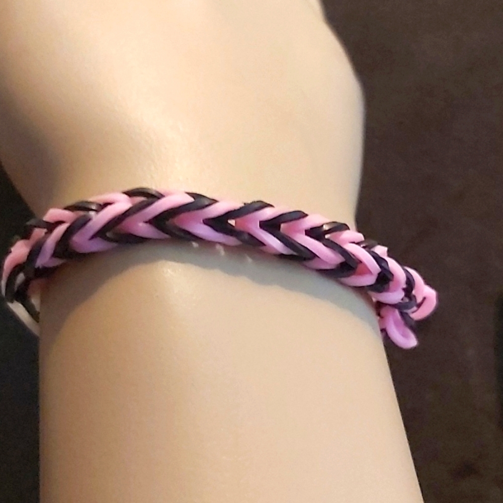 Black pink bracelet 🖤 💕